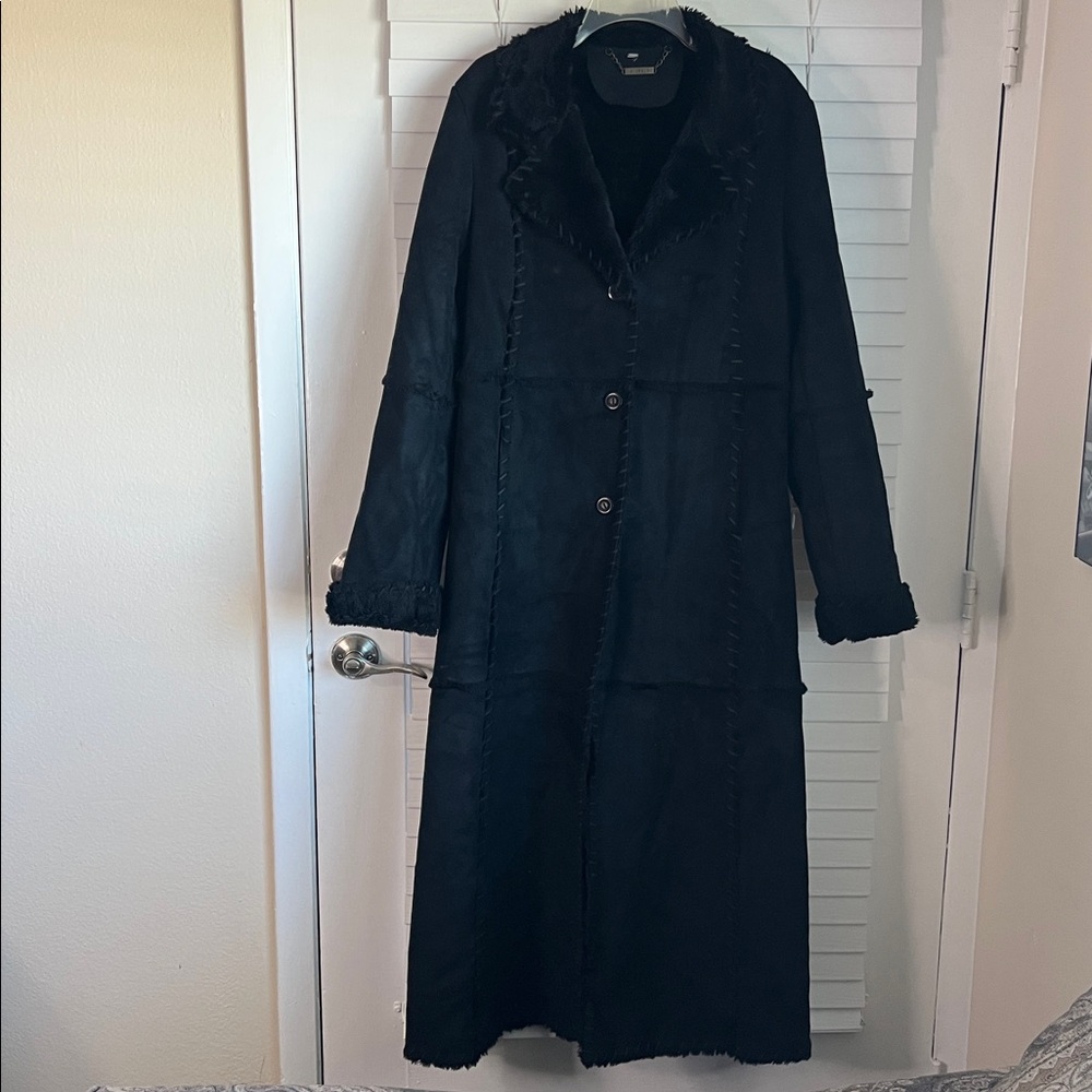GIORGIO Long Black Faux Shearling Coat with Button Closure